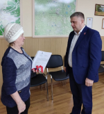 Жительница Тавды получила новое жильё взамен аварийного
