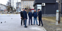 Глава округа провёл рабочее совещание с подрядчиком по благоустройству площади - Тавдинский городской округ