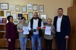 В Тавде вручили ключи от двух благоустроенных квартир