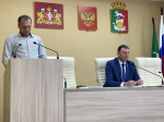 Глава муниципалитета провел оперативное совещание в начале рабочей недели