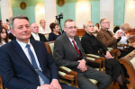 Денис Паслер вручил государственные награды 40 уральцам за вклад в развитие Среднего Урала и страны